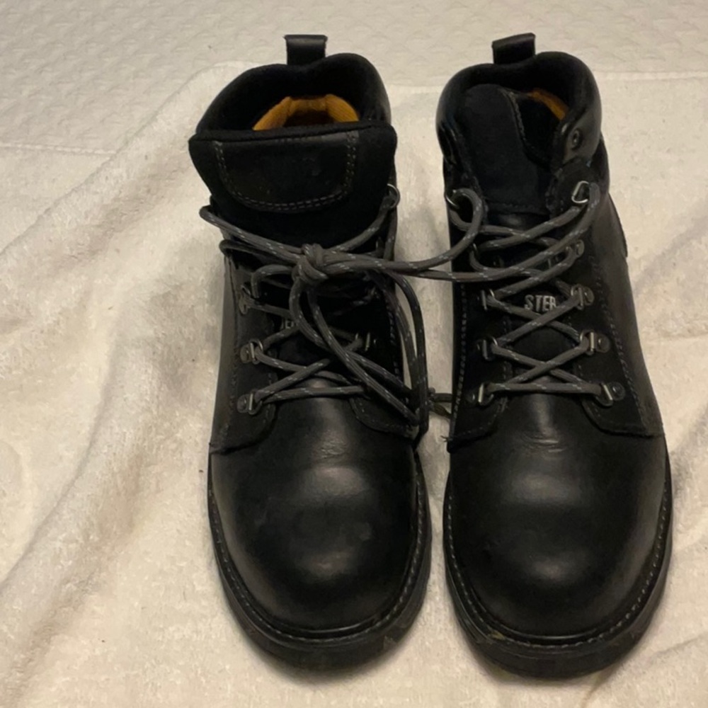 Women’s Caterpillar steel toed boots